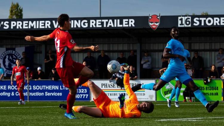 EB Torquay 10-18 Rutherford vs keeper